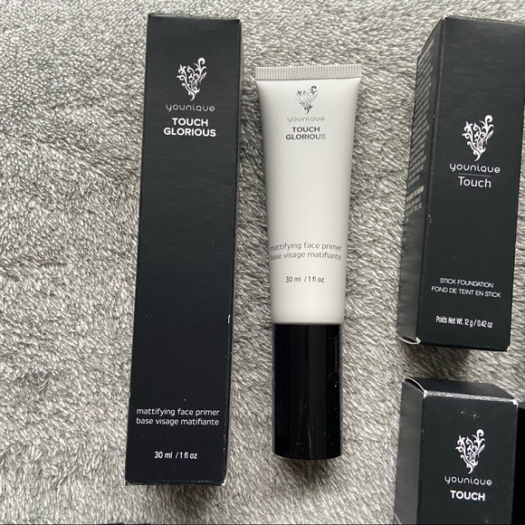 ❌SOLD❌$300 Younique Makeup Lot Makeup Bundle - Picture 3 of 7